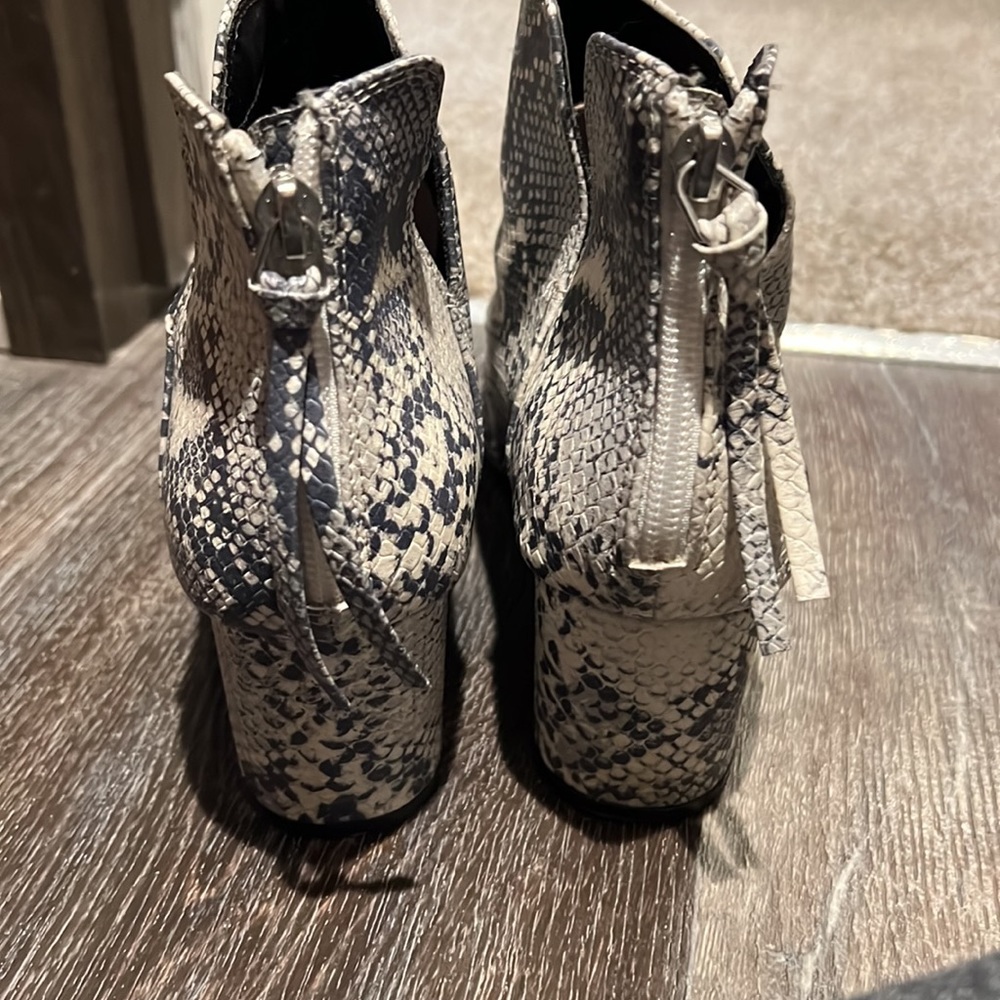 Qupid snake skin booties - Picture 3 of 3